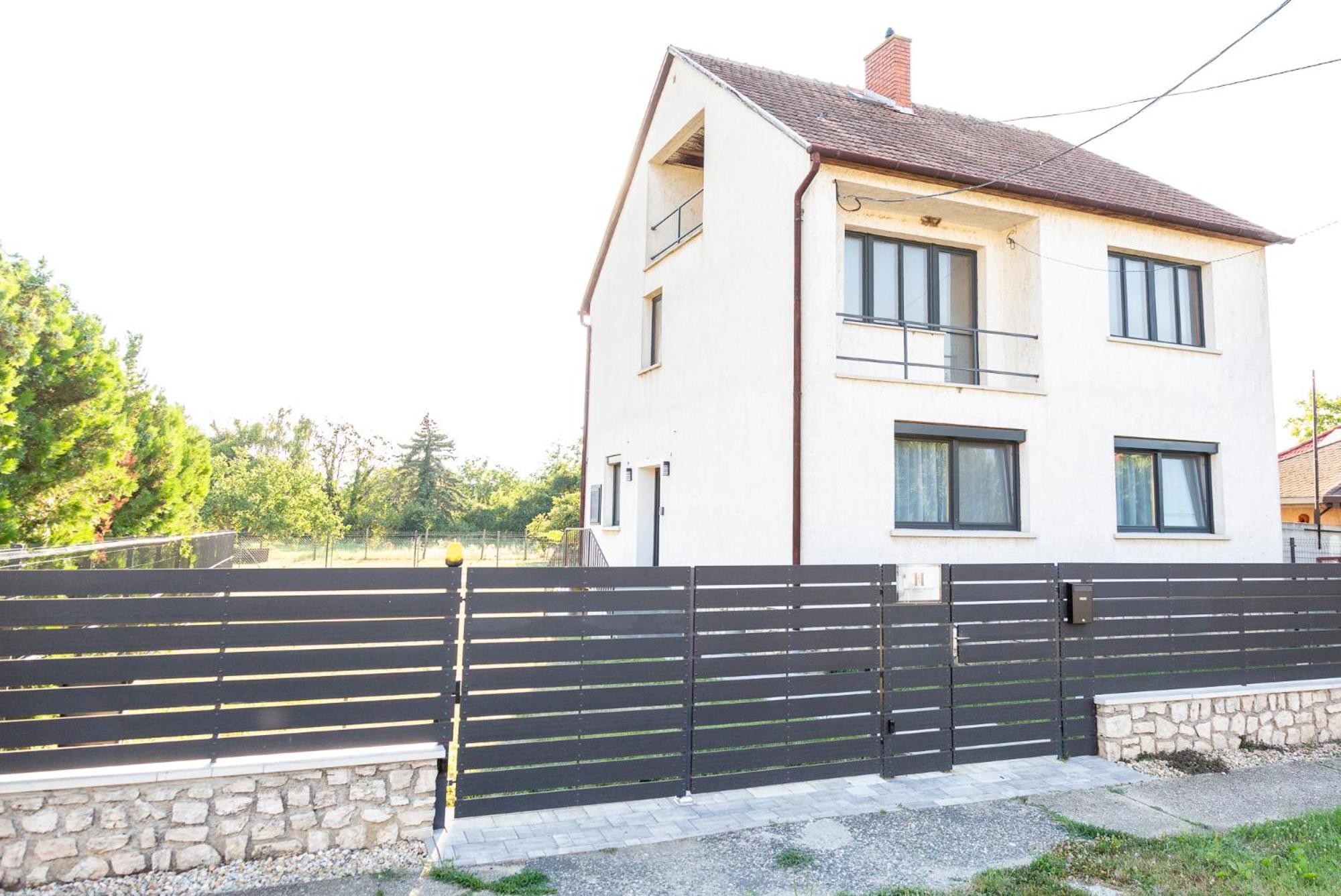 Horvath Apartman Fertőd エクステリア 写真